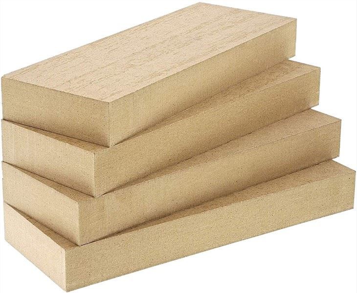 Nedokončený drevený blok pre DIY remeslá
